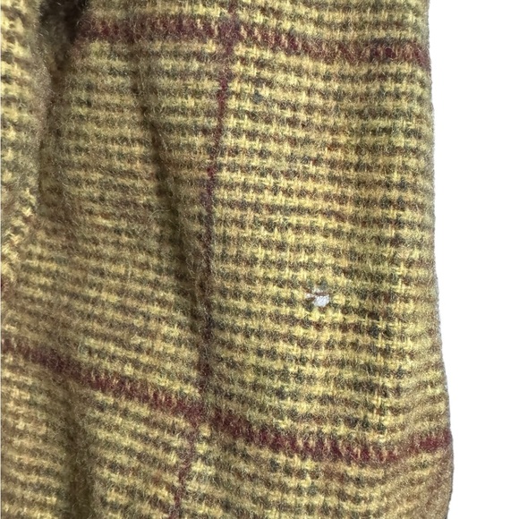 Vintage Mackintosh wool scarf in yellow /green windowpane pattern. Gently worn. - Picture 4 of 4